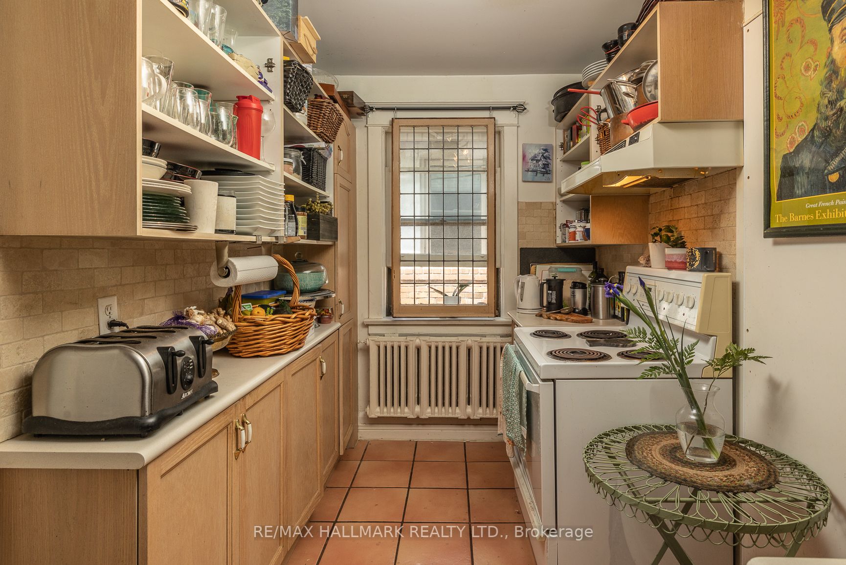 78 Glen Manor Dr
