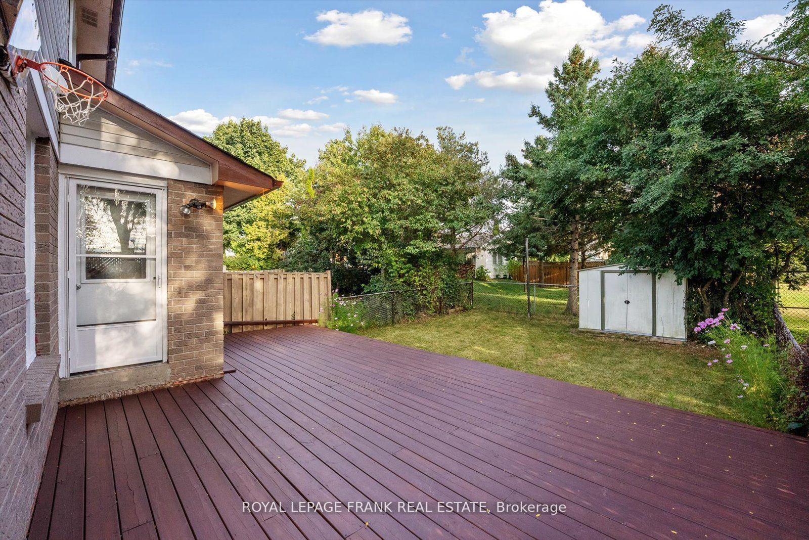 1323 Sunningdale Ave