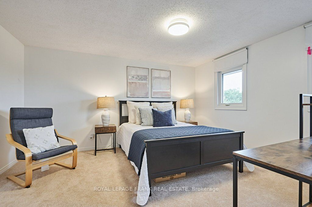 52 Love Crescent