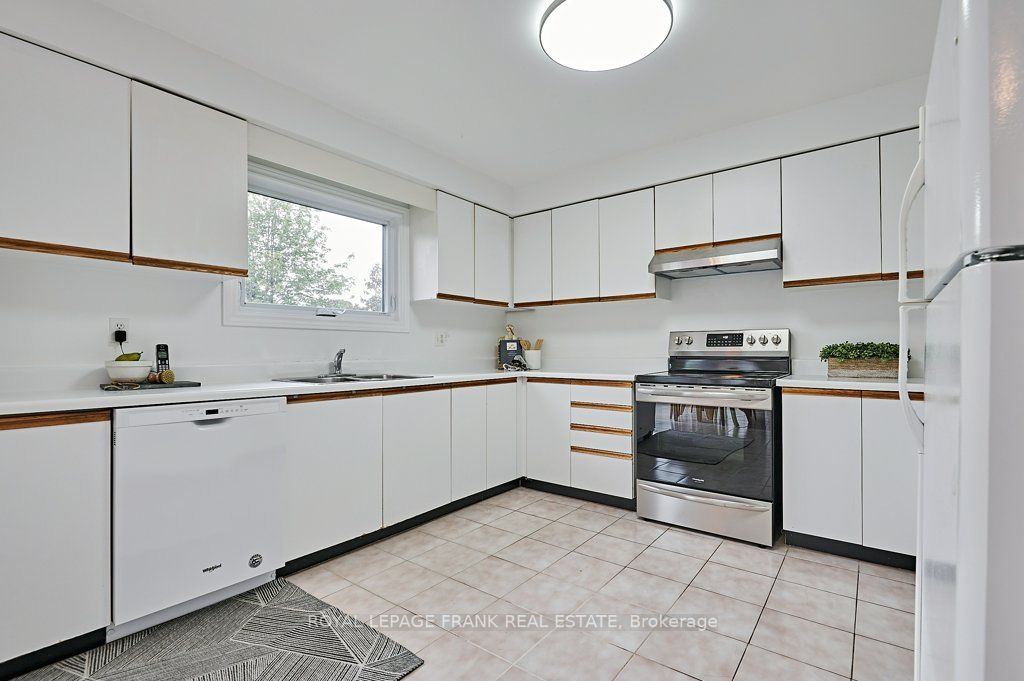 52 Love Crescent