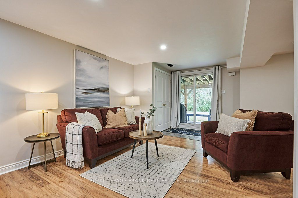 52 Love Crescent