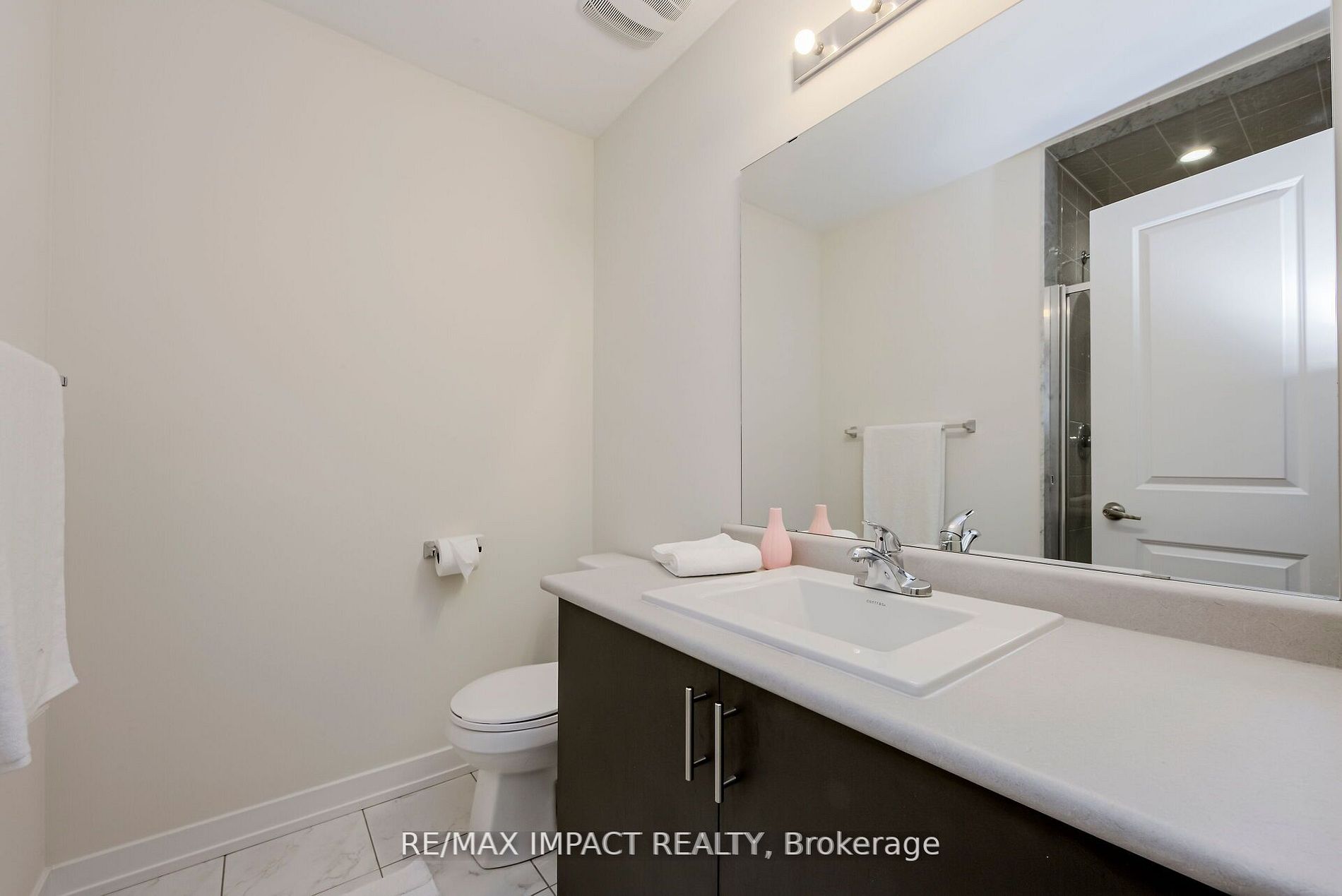 2550 Castlegate Crossing, #401