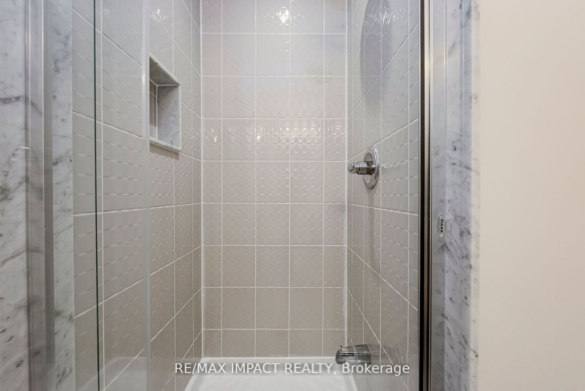 2550 Castlegate Crossing, #401