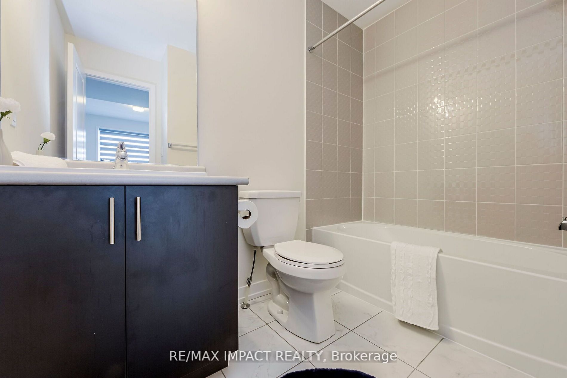 2550 Castlegate Crossing, #401