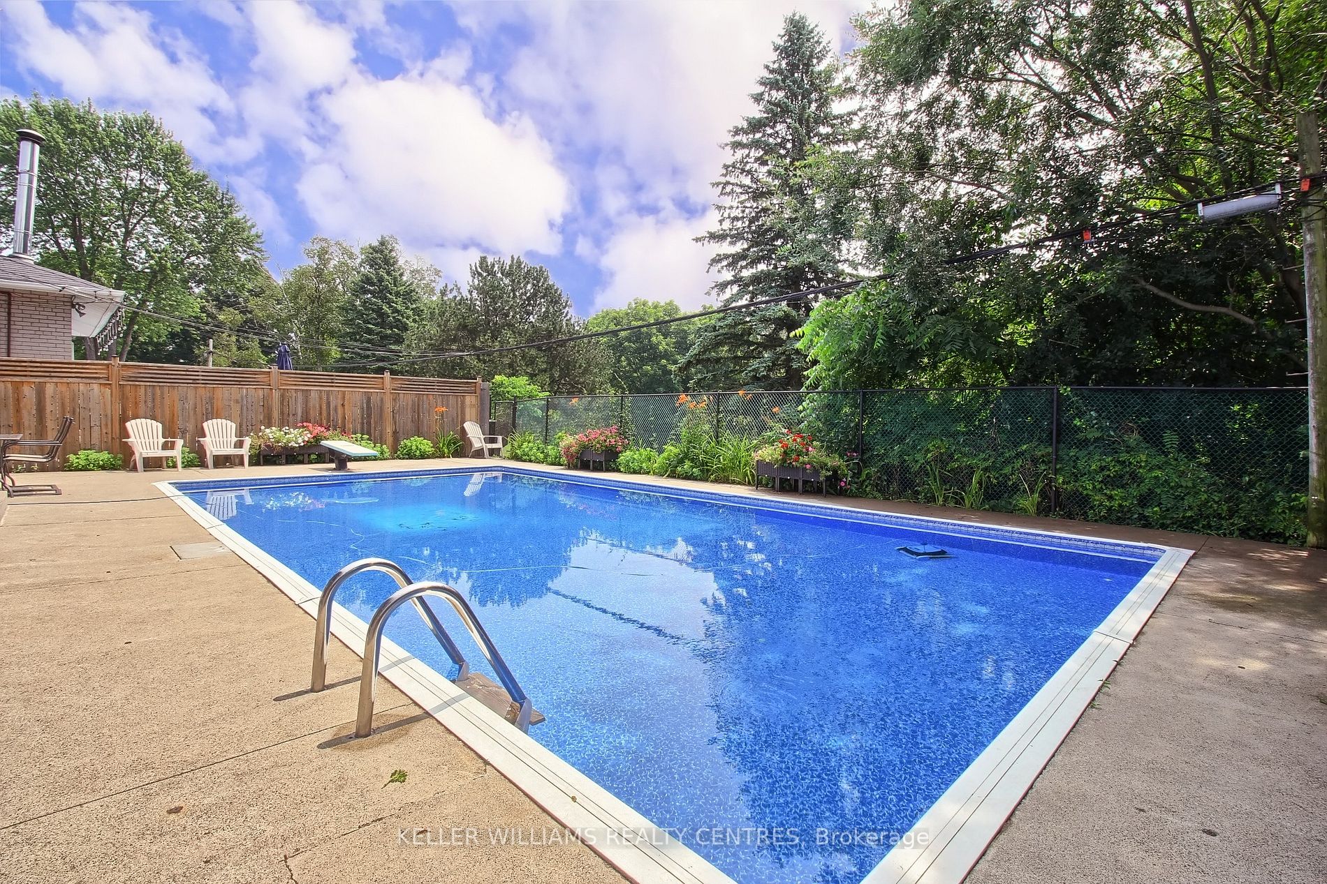 44 Woodgarden Crescent