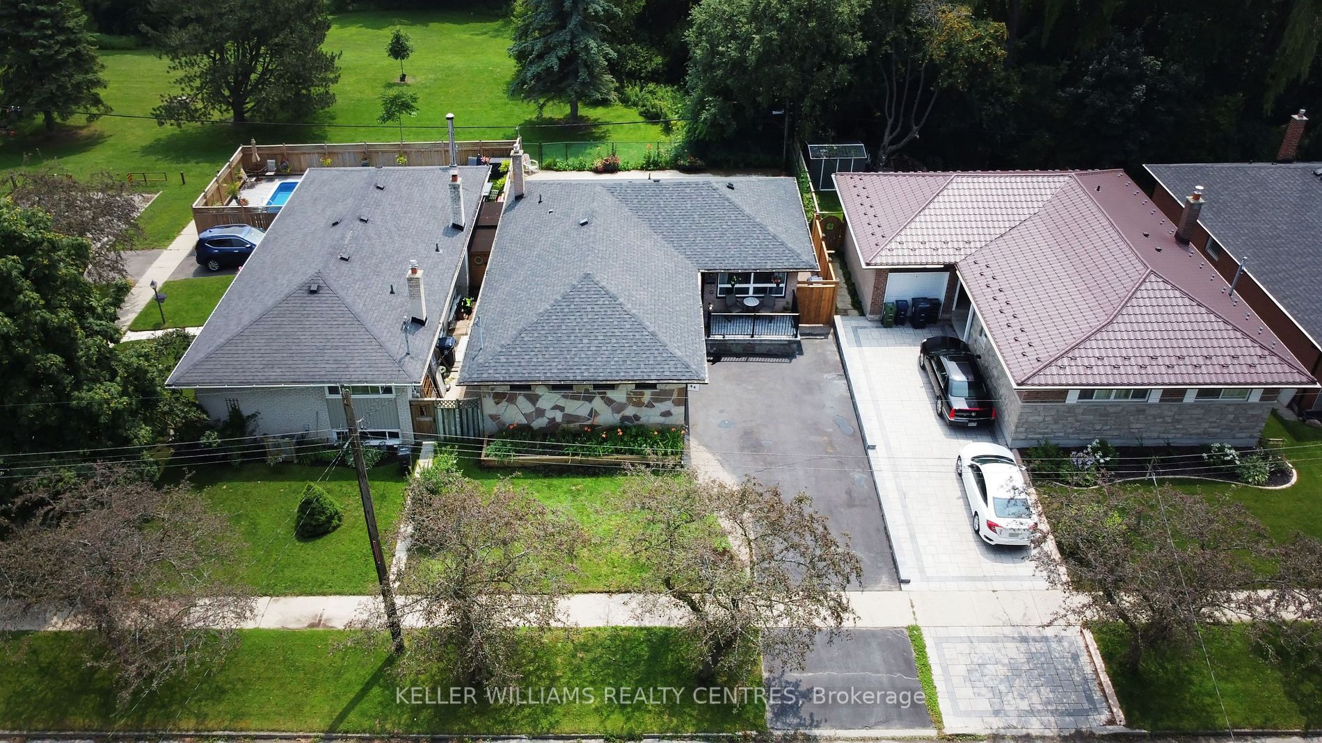 44 Woodgarden Crescent