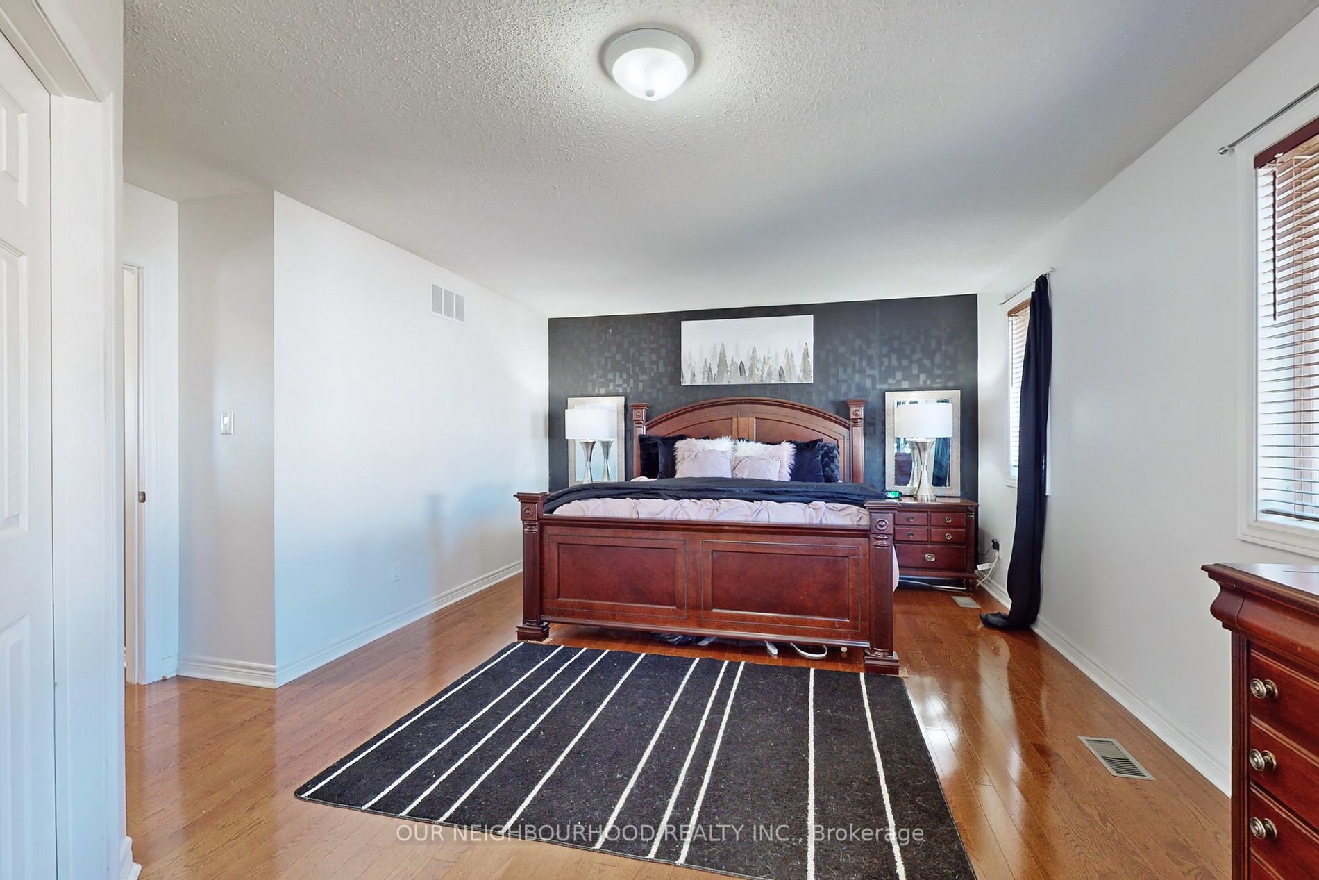 186 Ryerson Crescent