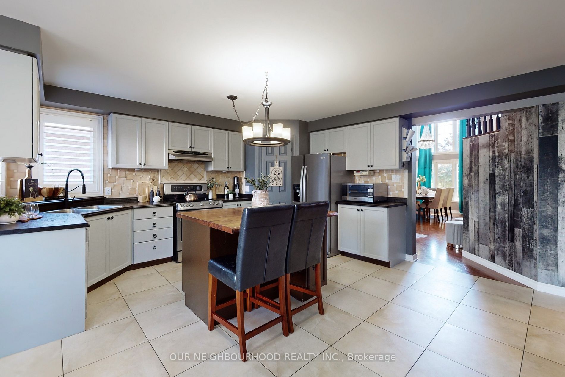 186 Ryerson Crescent