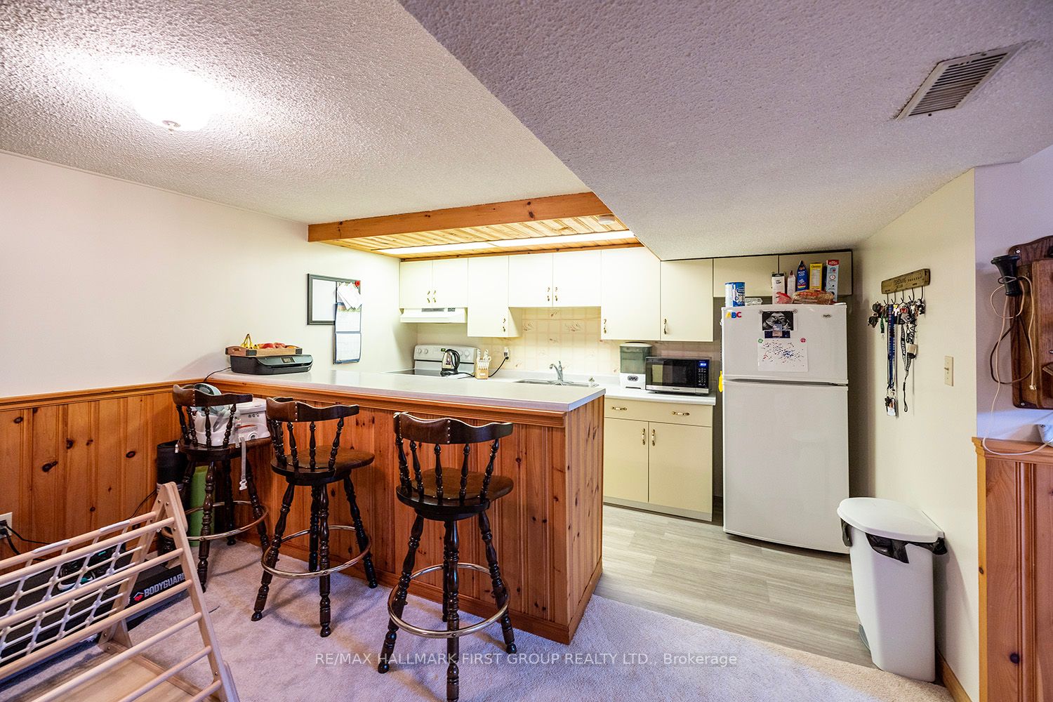 3240 Demara Rd