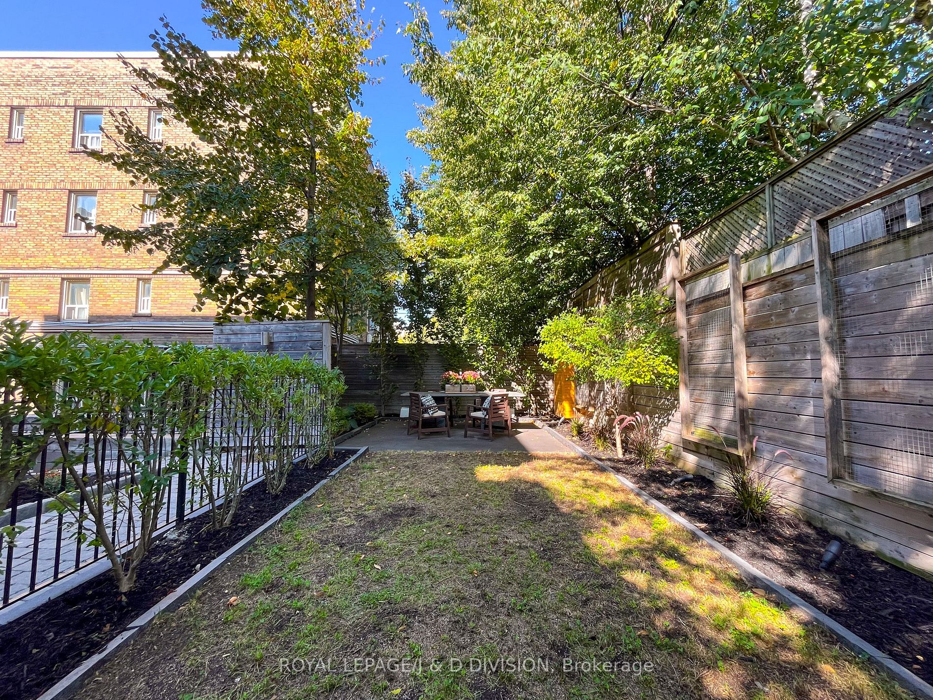 837 Broadview Ave, #8