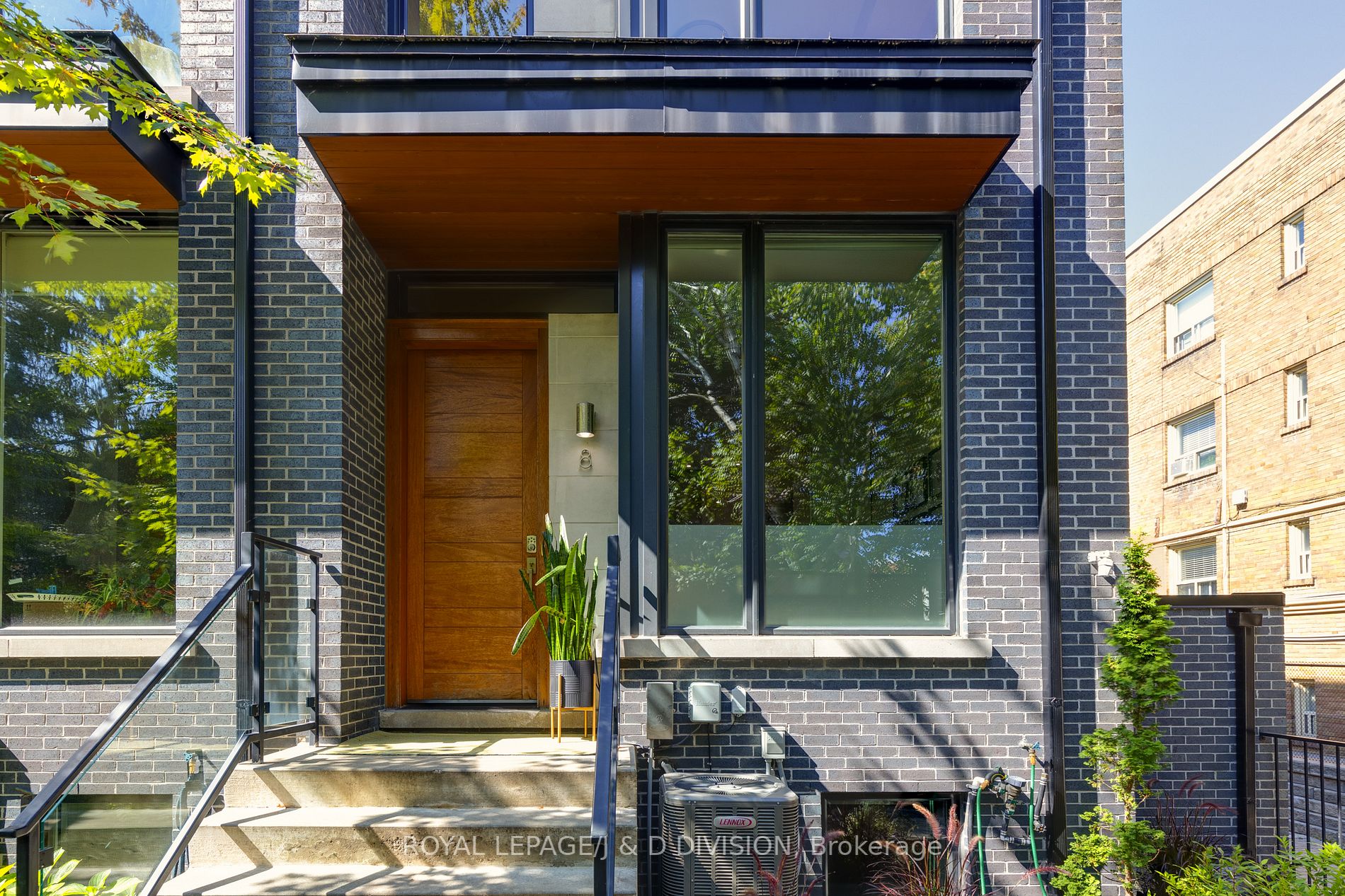 837 Broadview Ave, #8