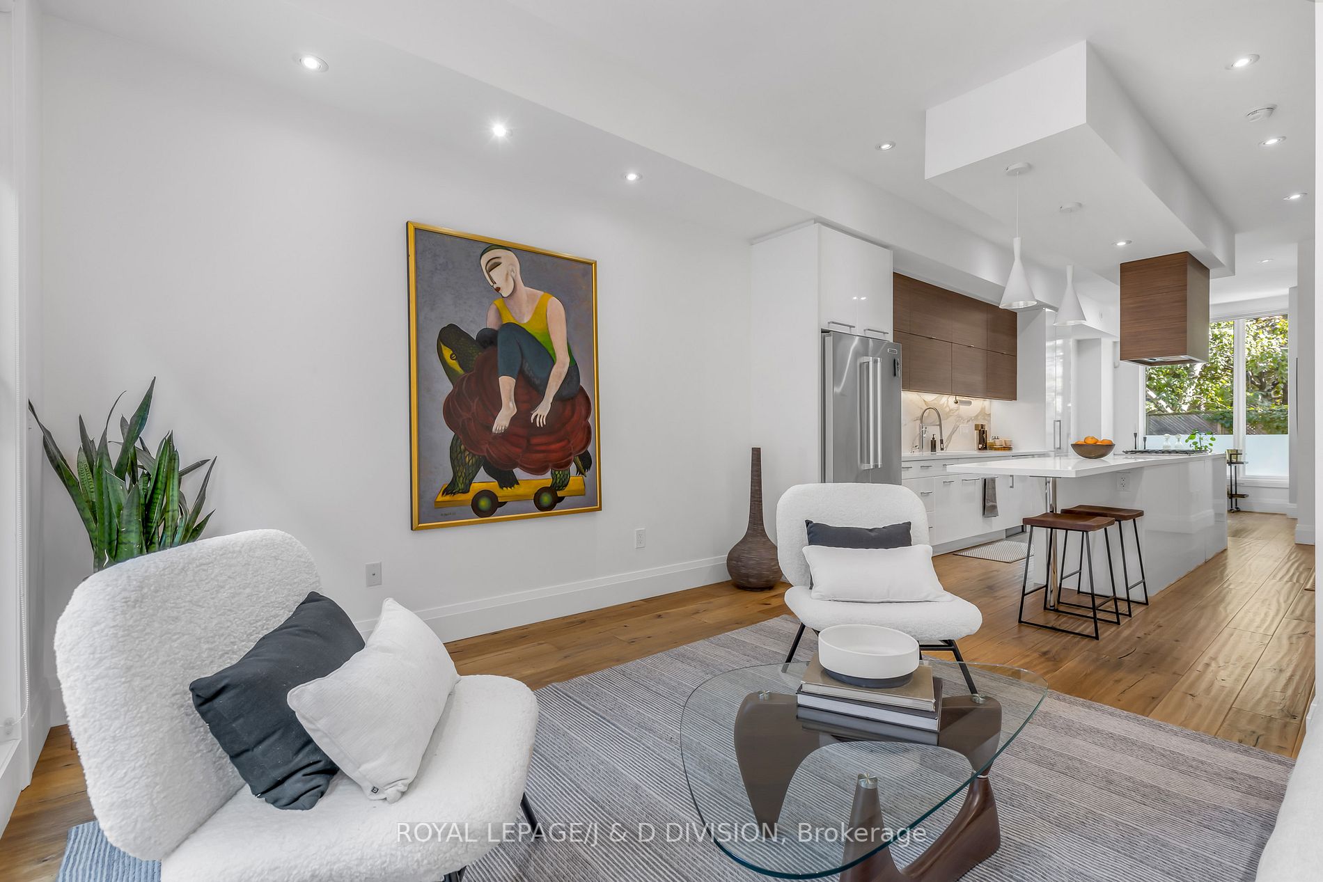 837 Broadview Ave, #8