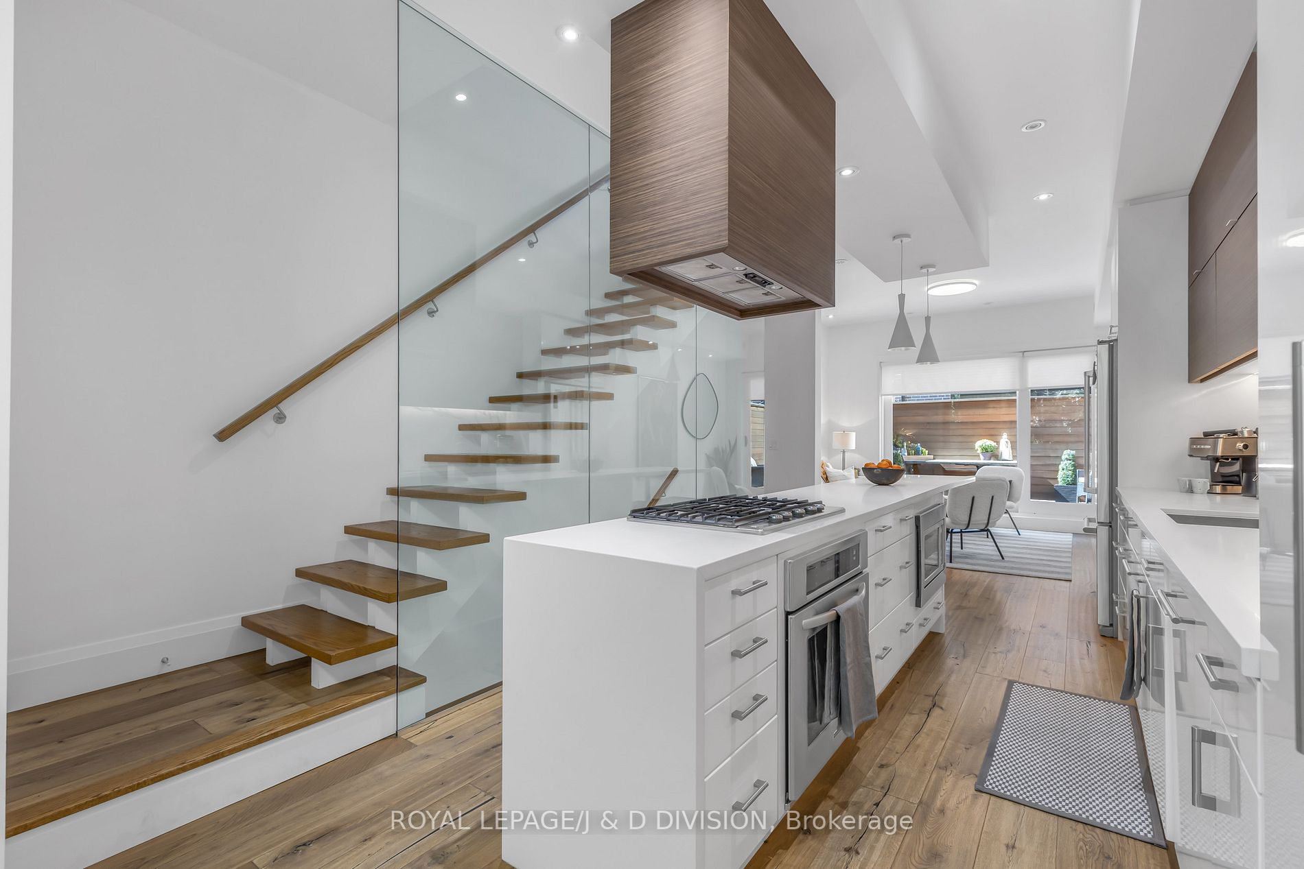 837 Broadview Ave, #8