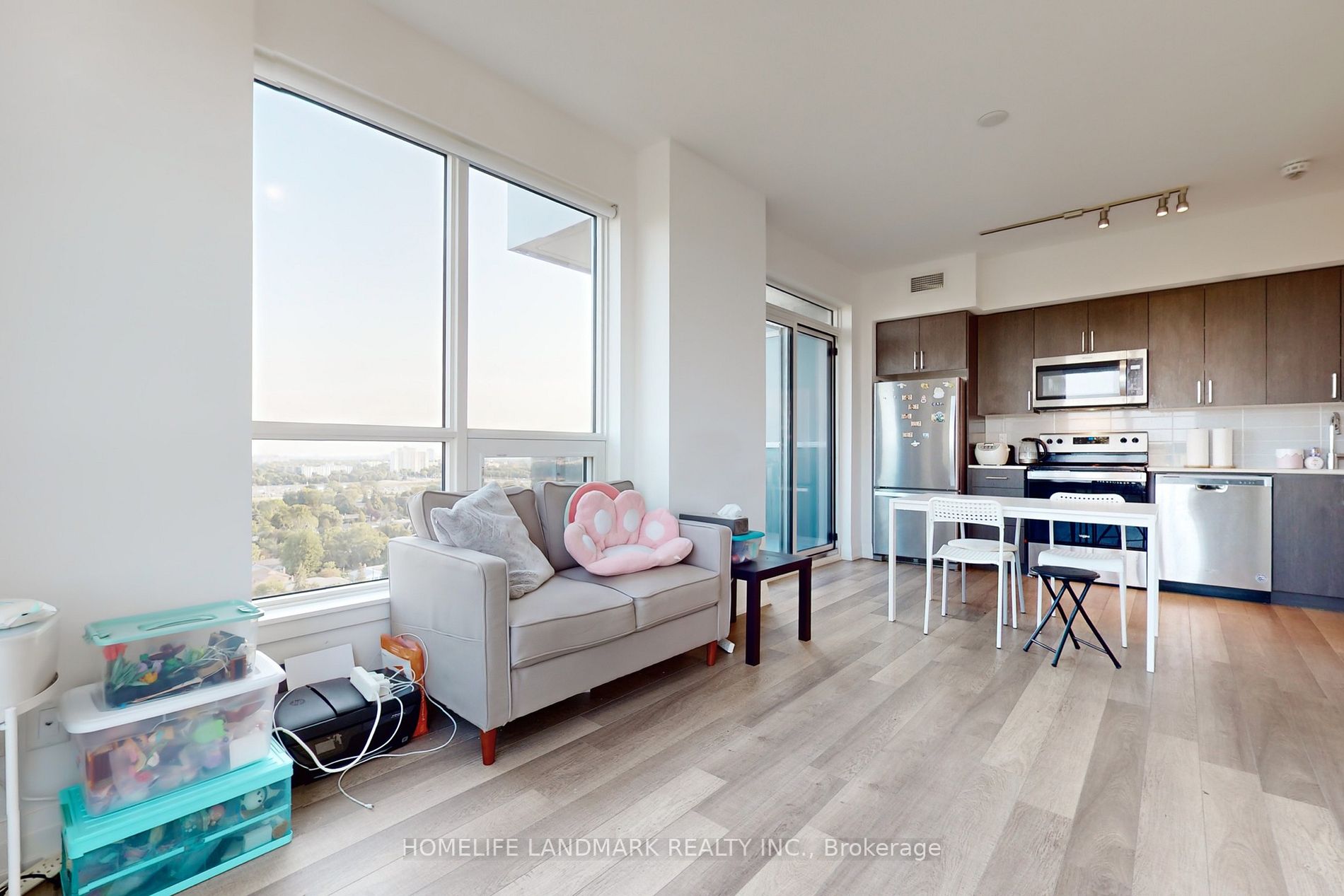 3121 Sheppard Ave E, #1702