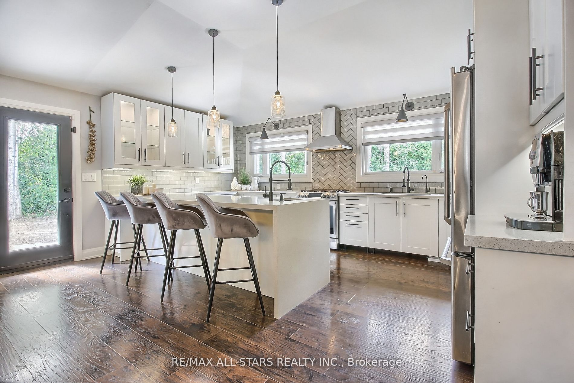 215 Uxbridge Pickering Line