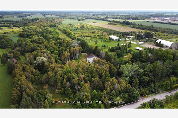 215 Uxbridge Pickering Line, Pickering