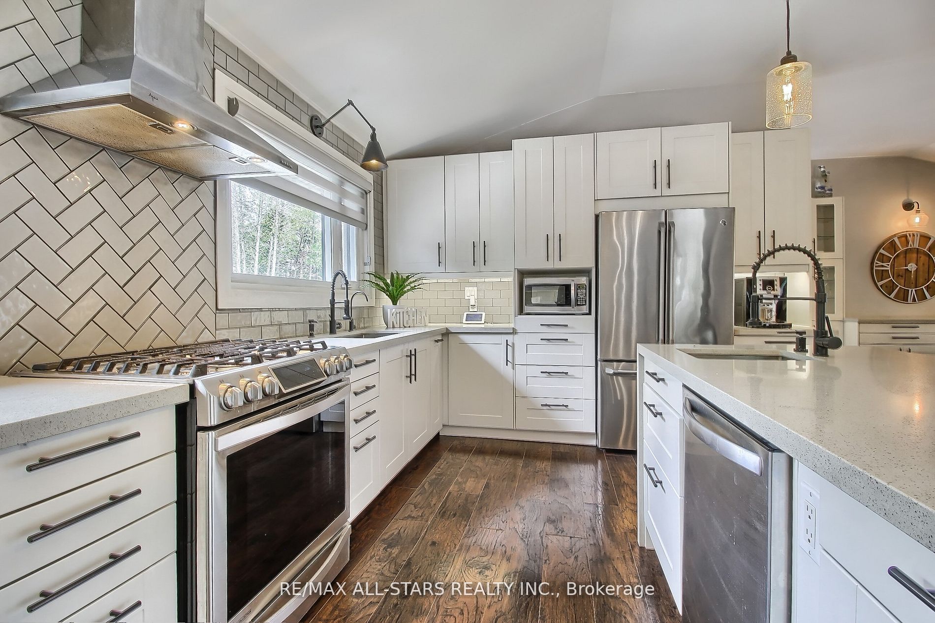 215 Uxbridge Pickering Line