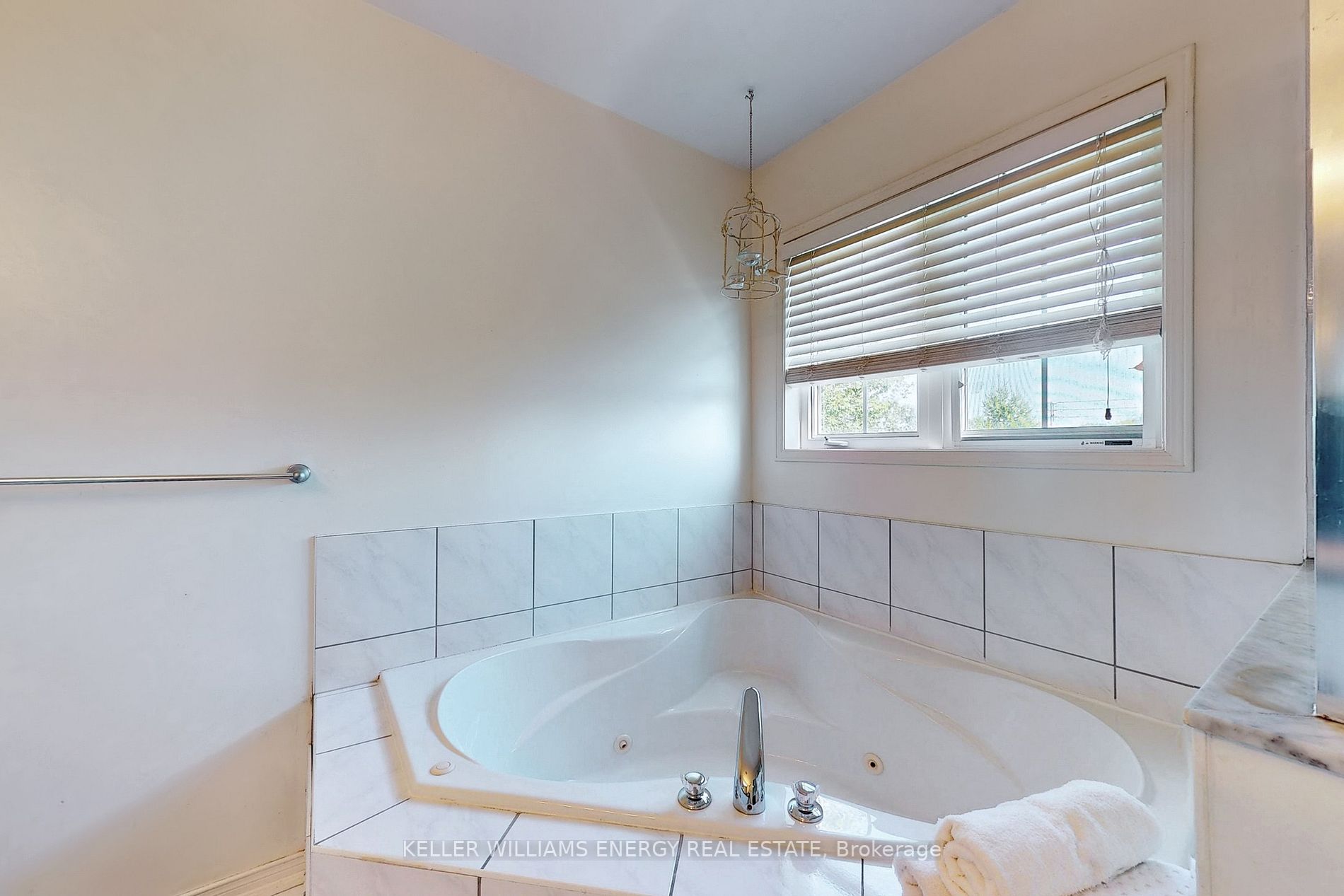17 Bradbury Cres