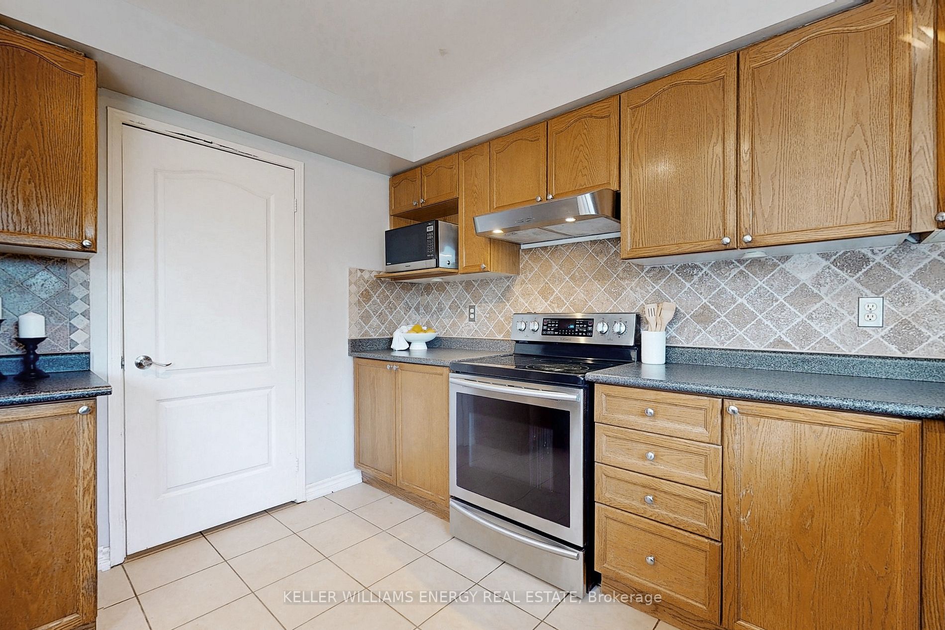 17 Bradbury Cres