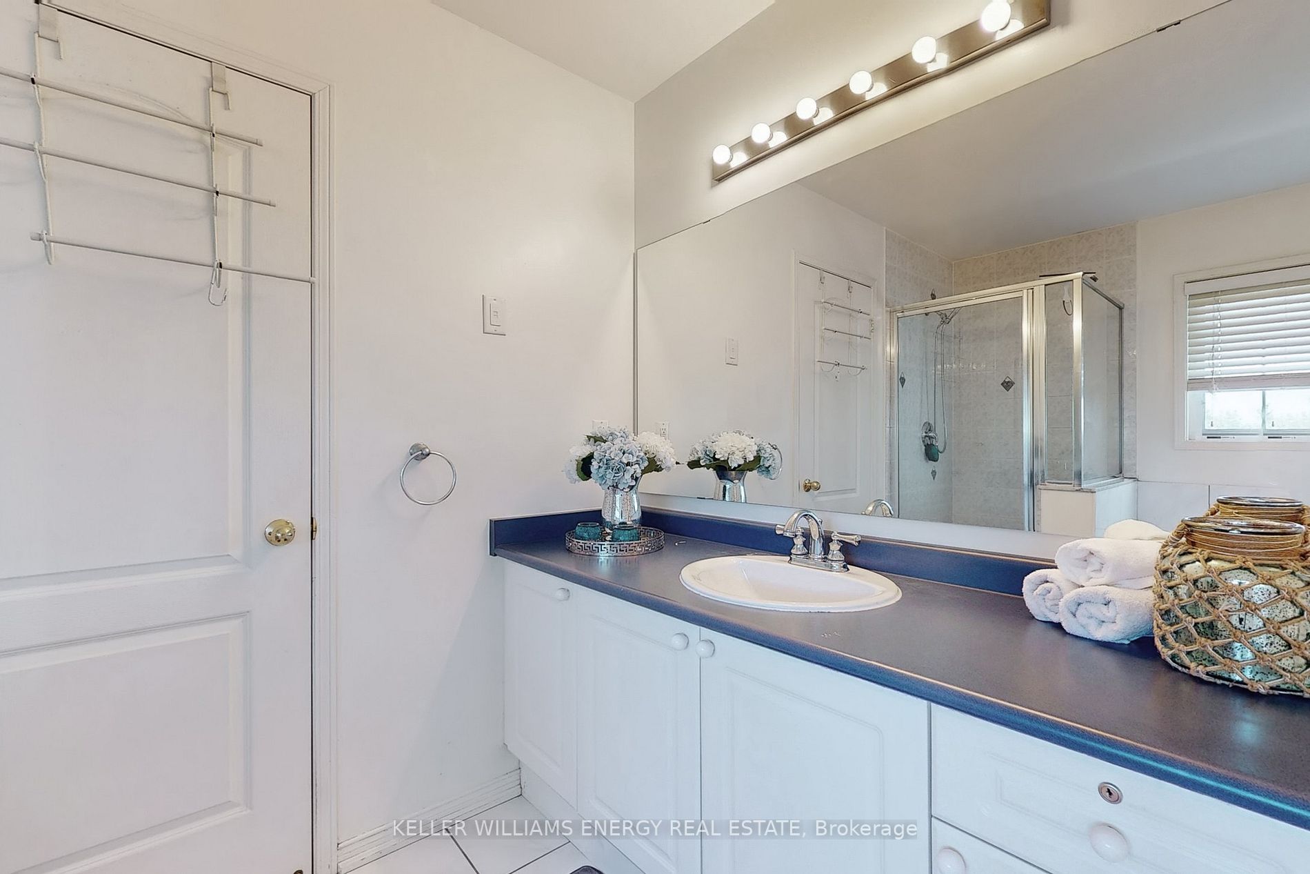 17 Bradbury Cres