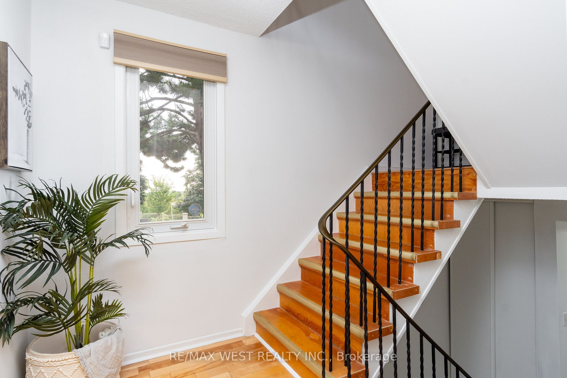 15 Guildwood Parkway, #16