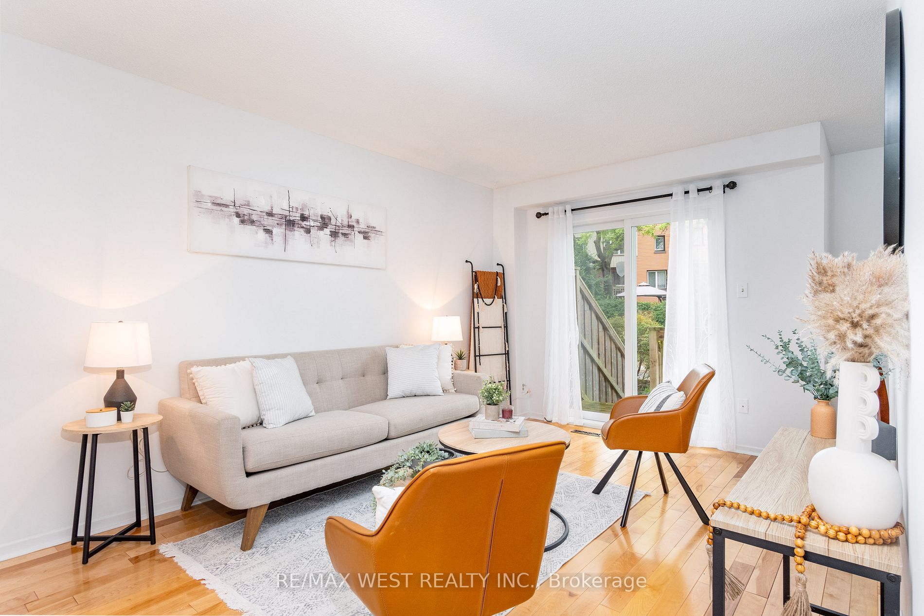 15 Guildwood Parkway, #16