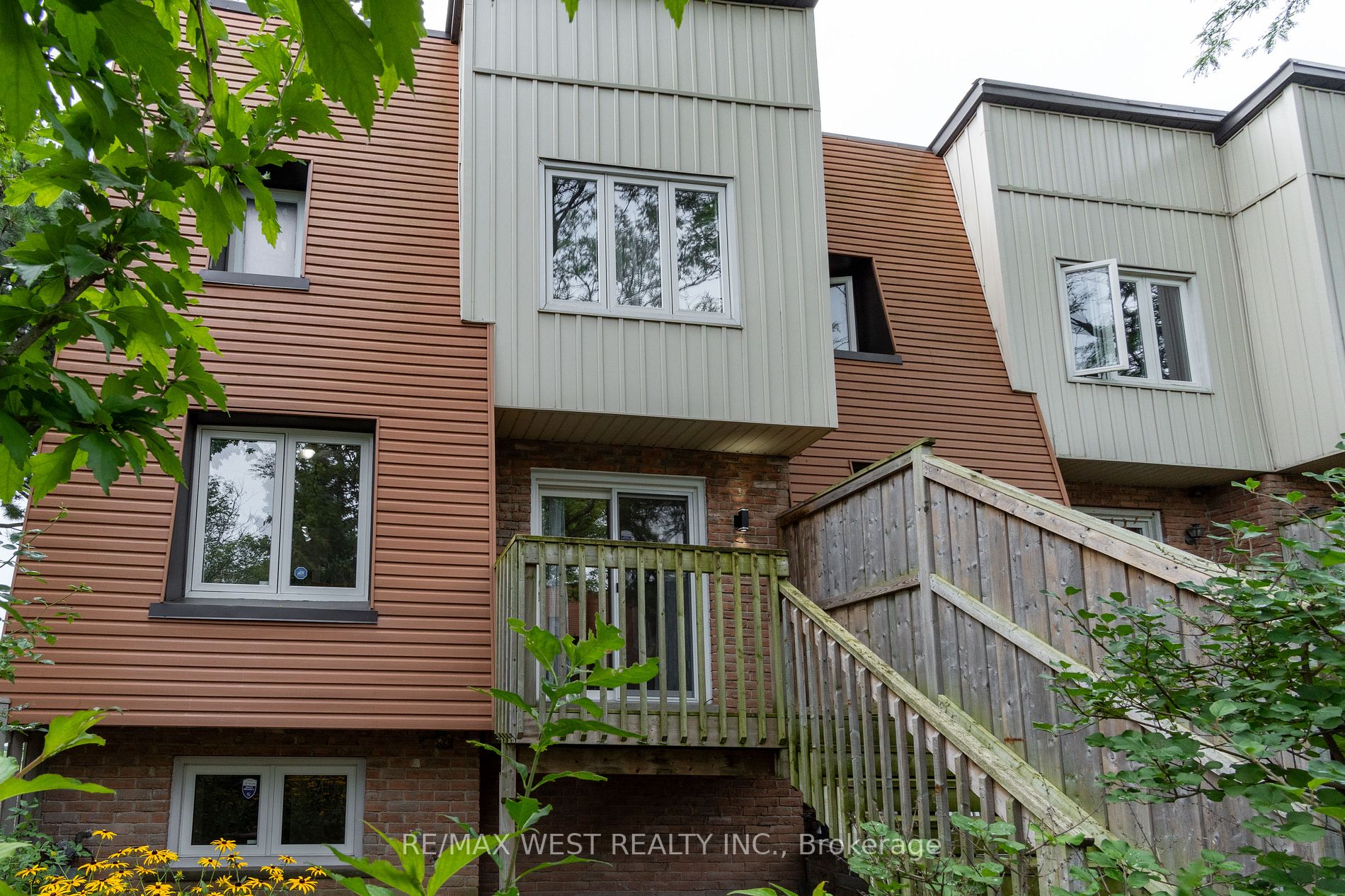 15 Guildwood Parkway, #16