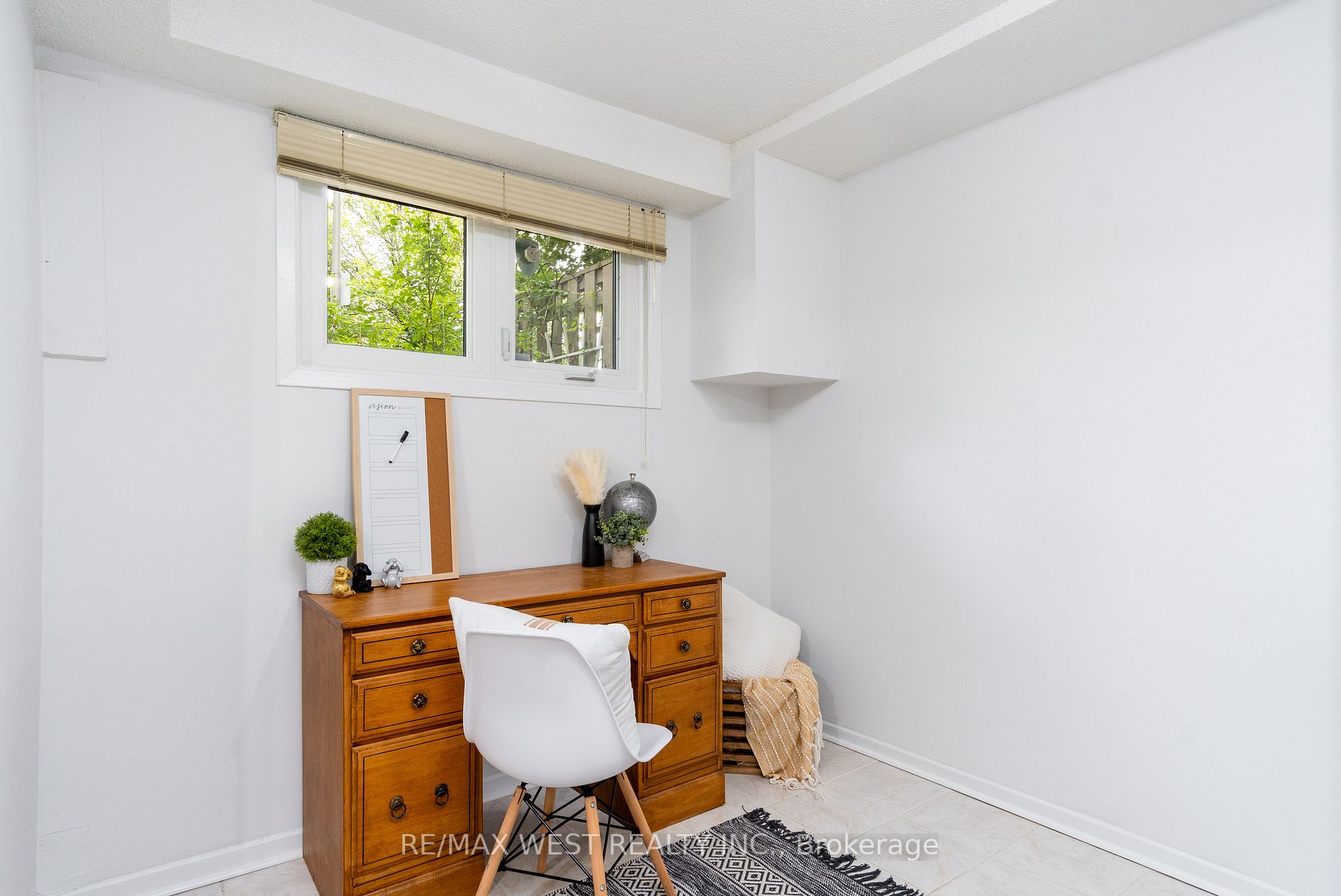 15 Guildwood Parkway, #16