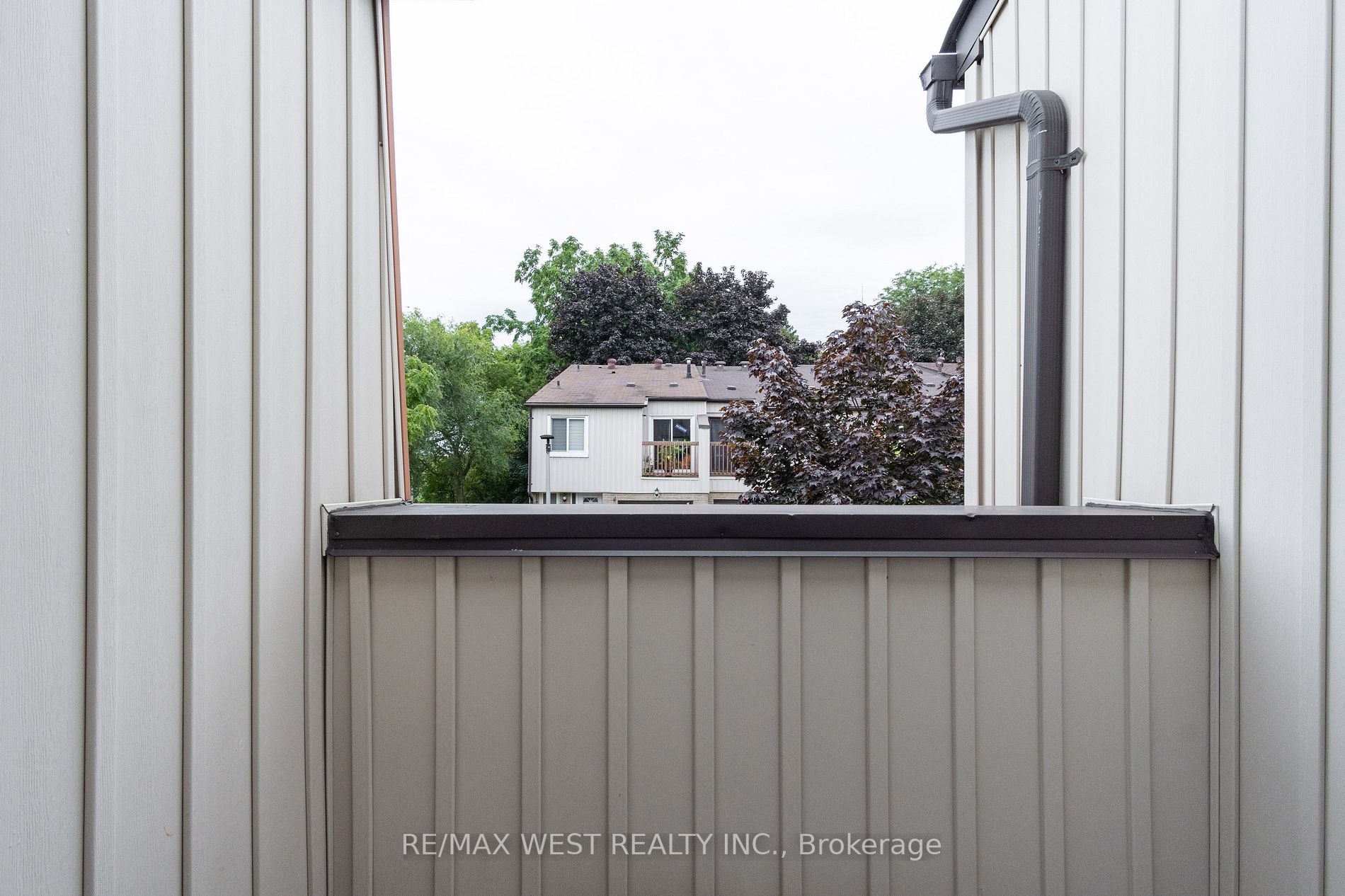 15 Guildwood Parkway, #16