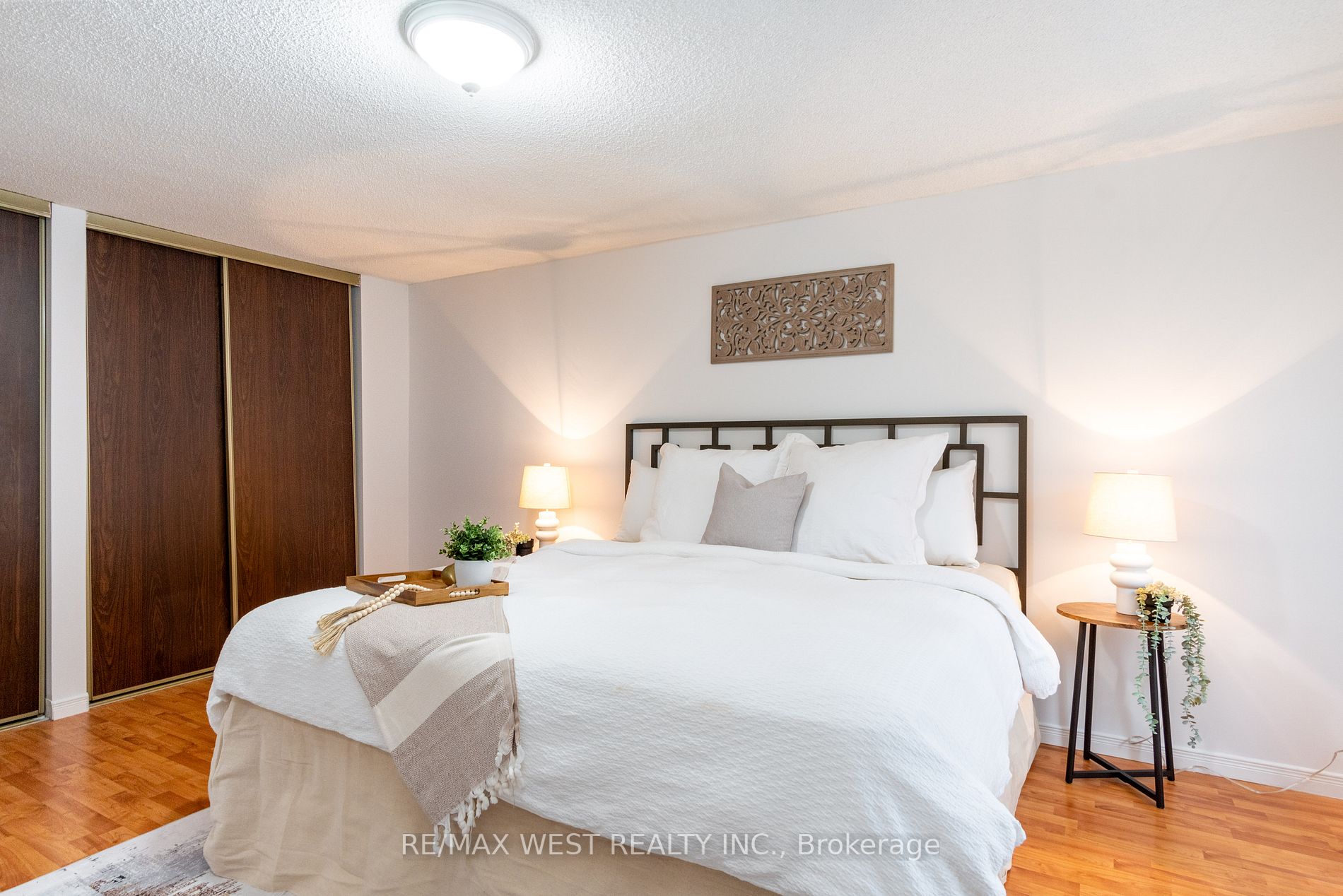 15 Guildwood Parkway, #16