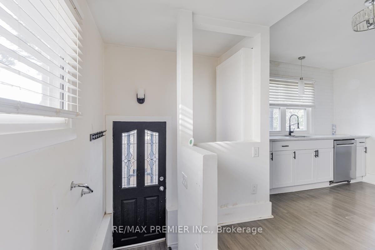 66 Thomas St