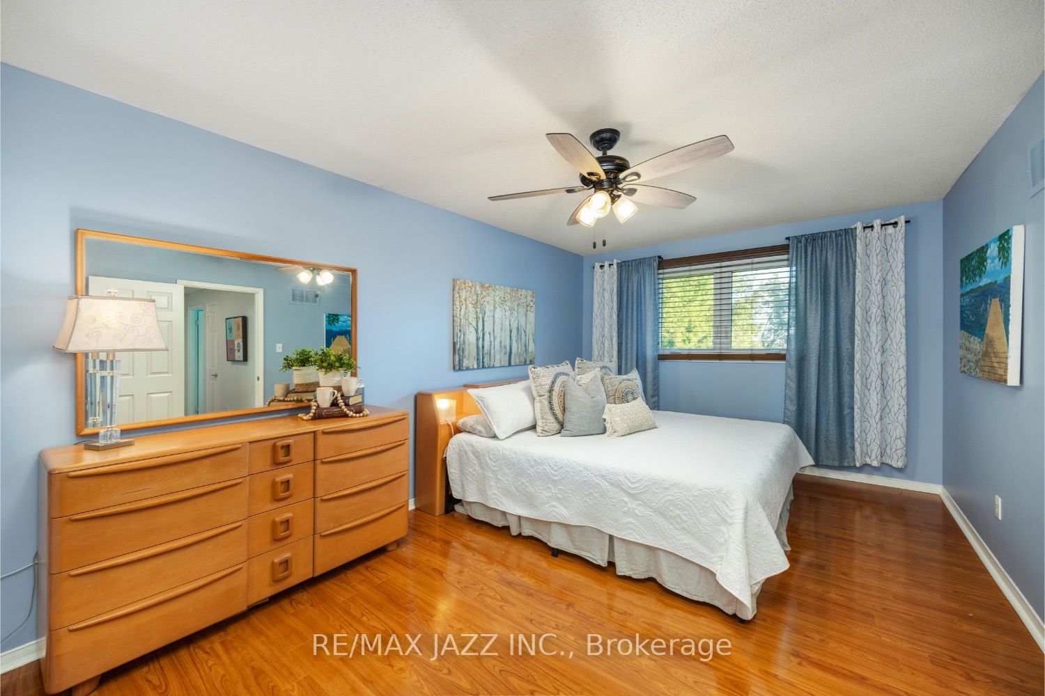 895 Ripley Cres