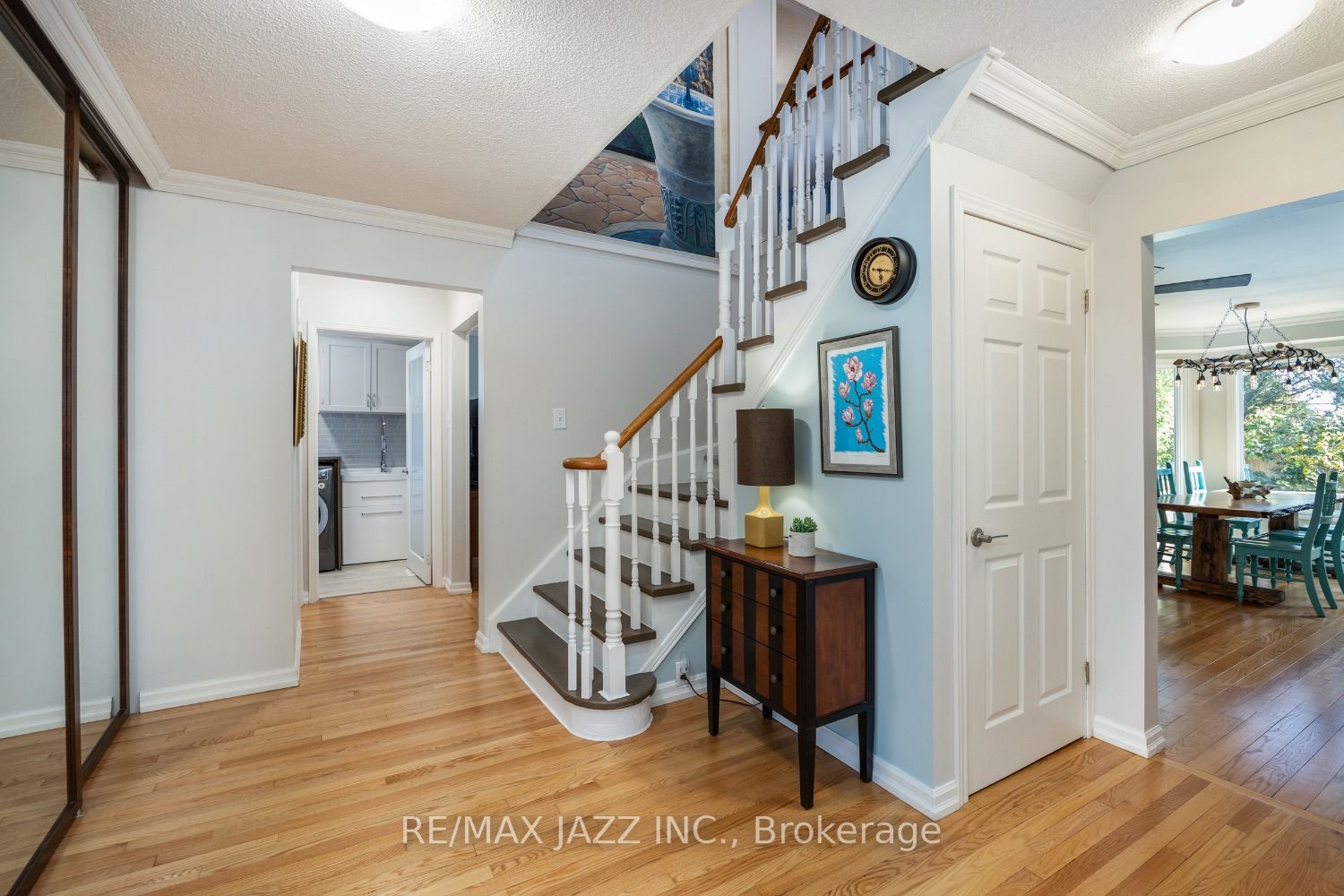 895 Ripley Cres