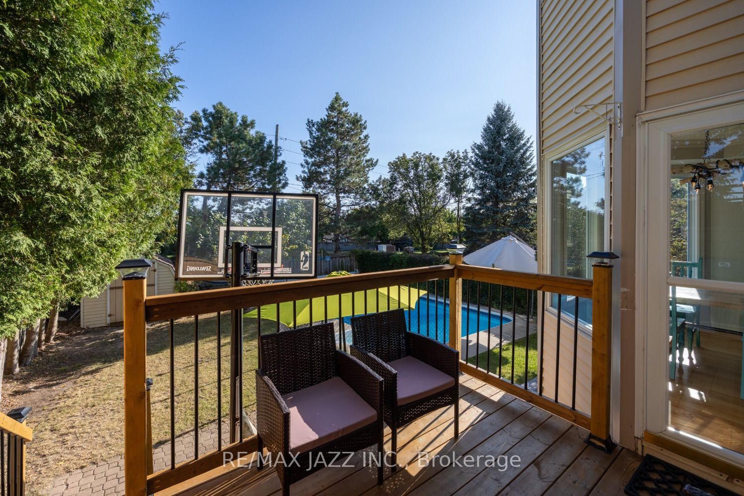 895 Ripley Cres