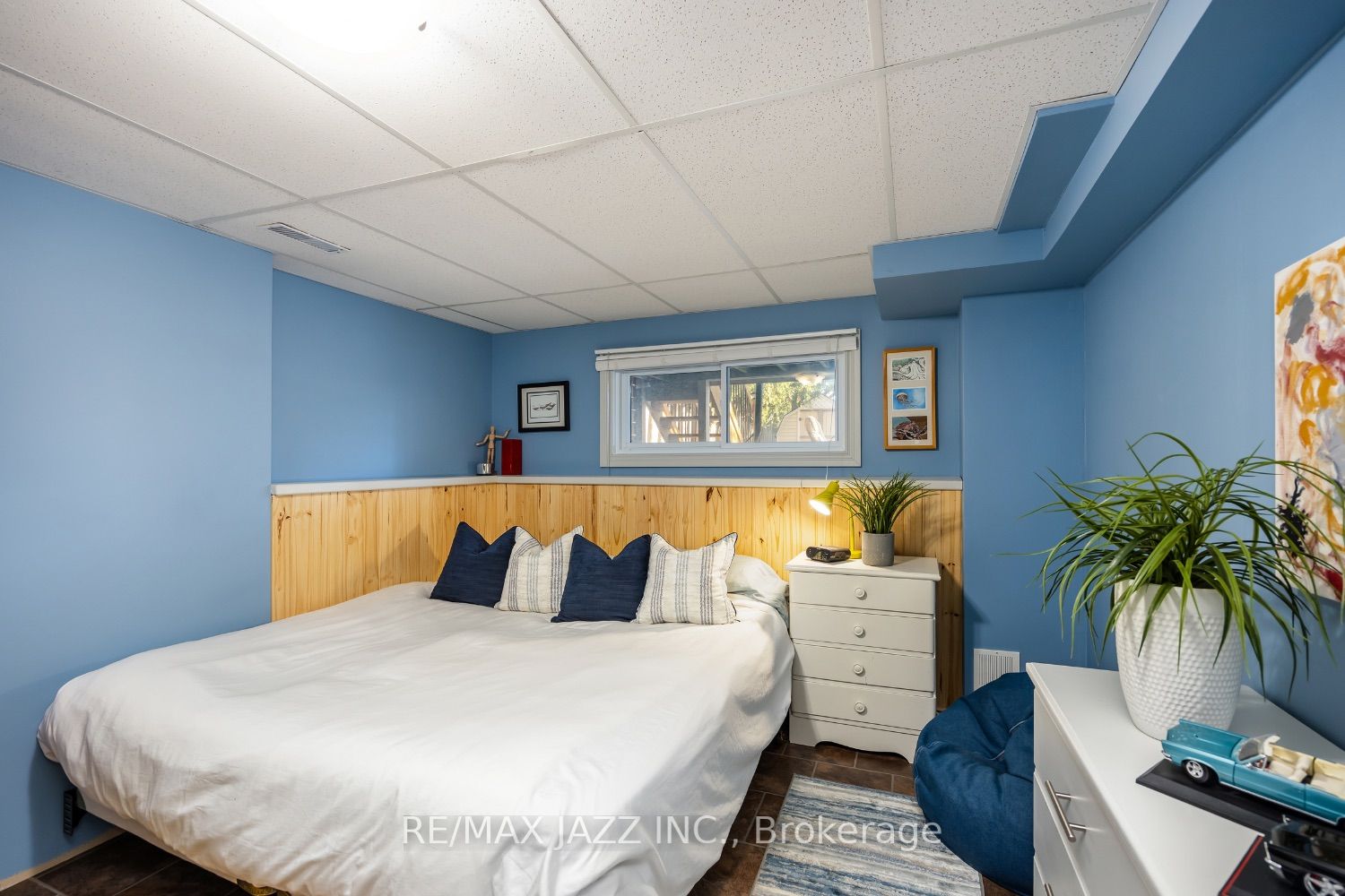 895 Ripley Cres