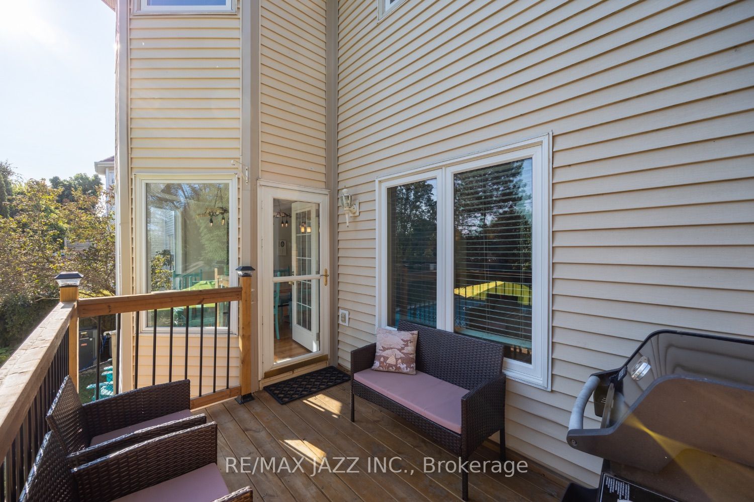 895 Ripley Cres