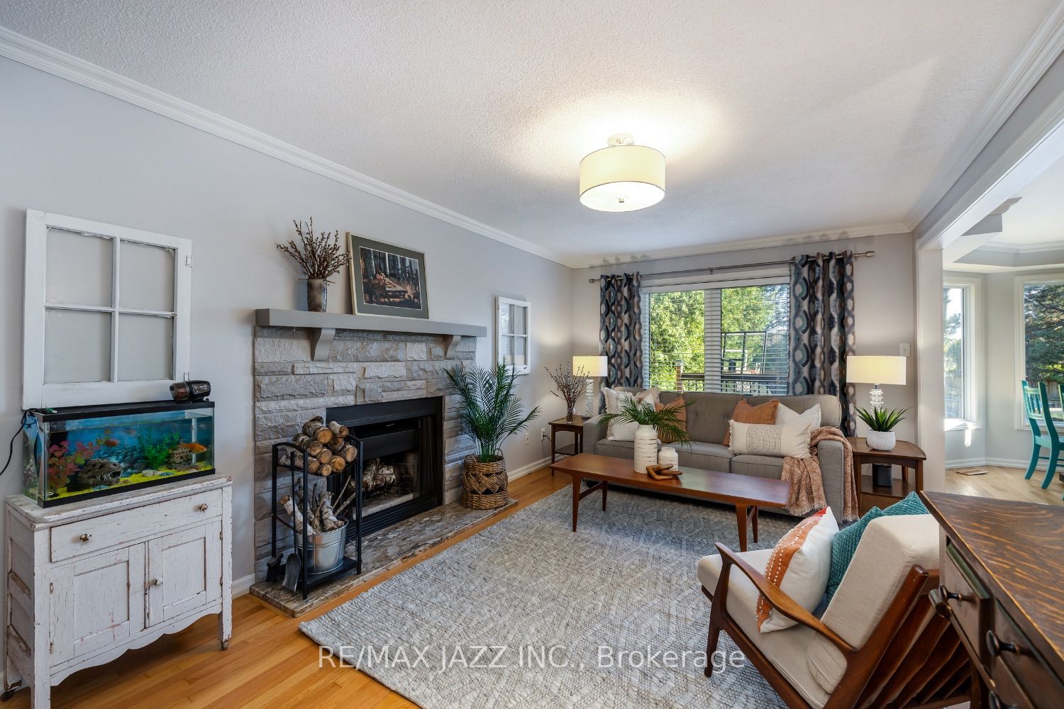895 Ripley Cres
