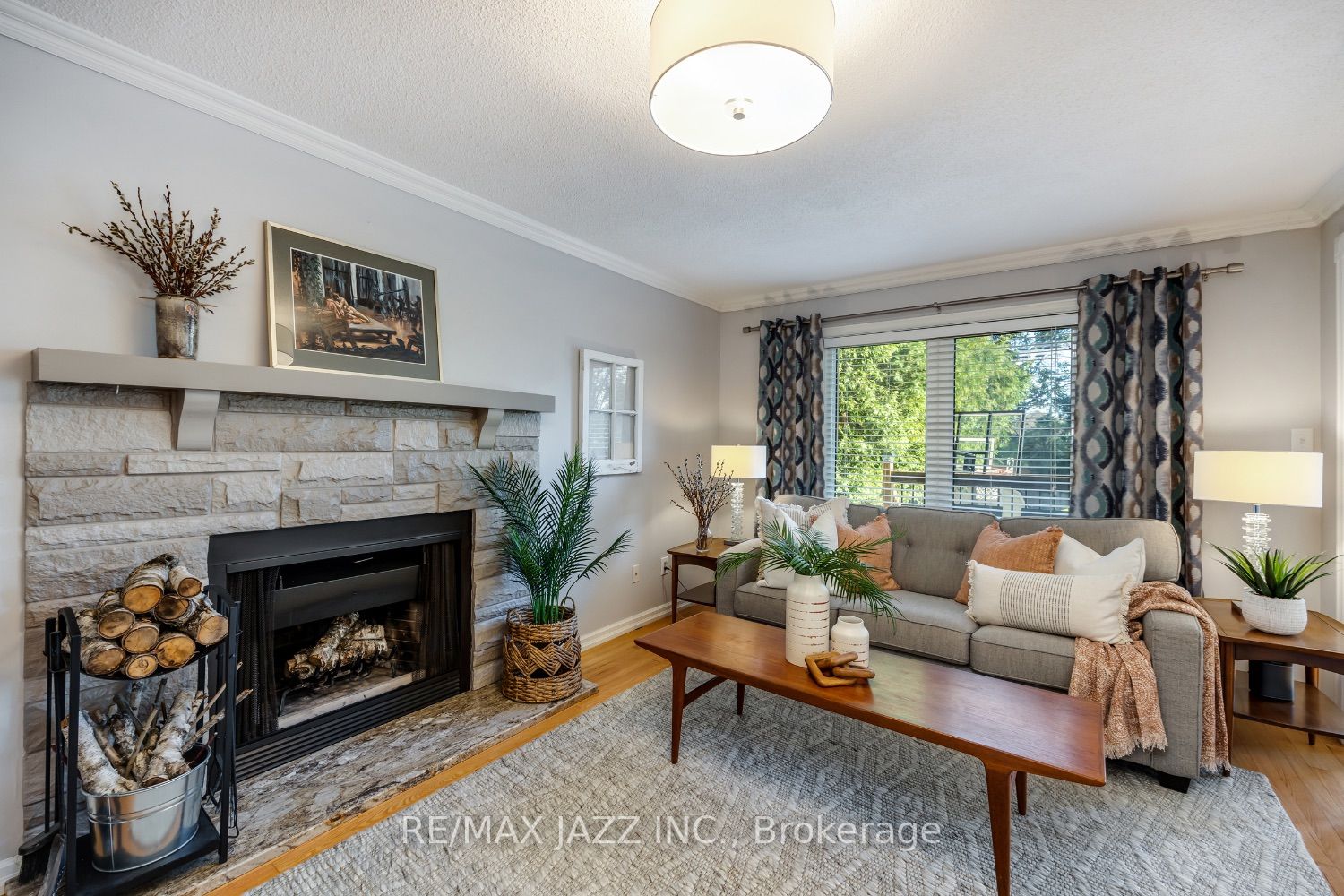 895 Ripley Cres