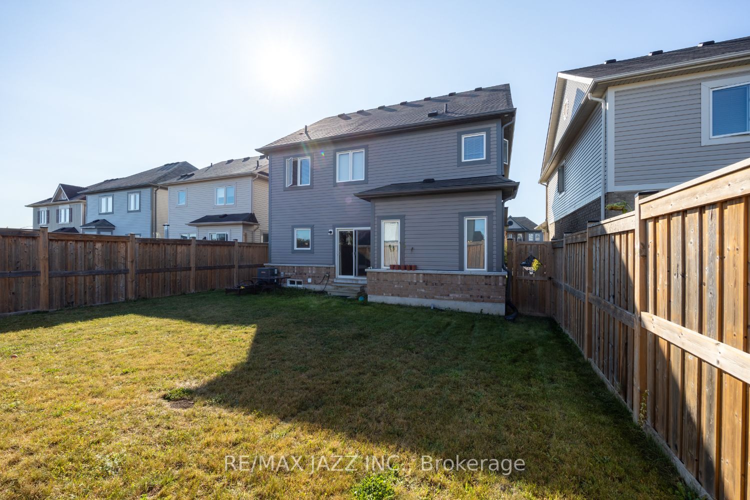 78 Northglen Blvd
