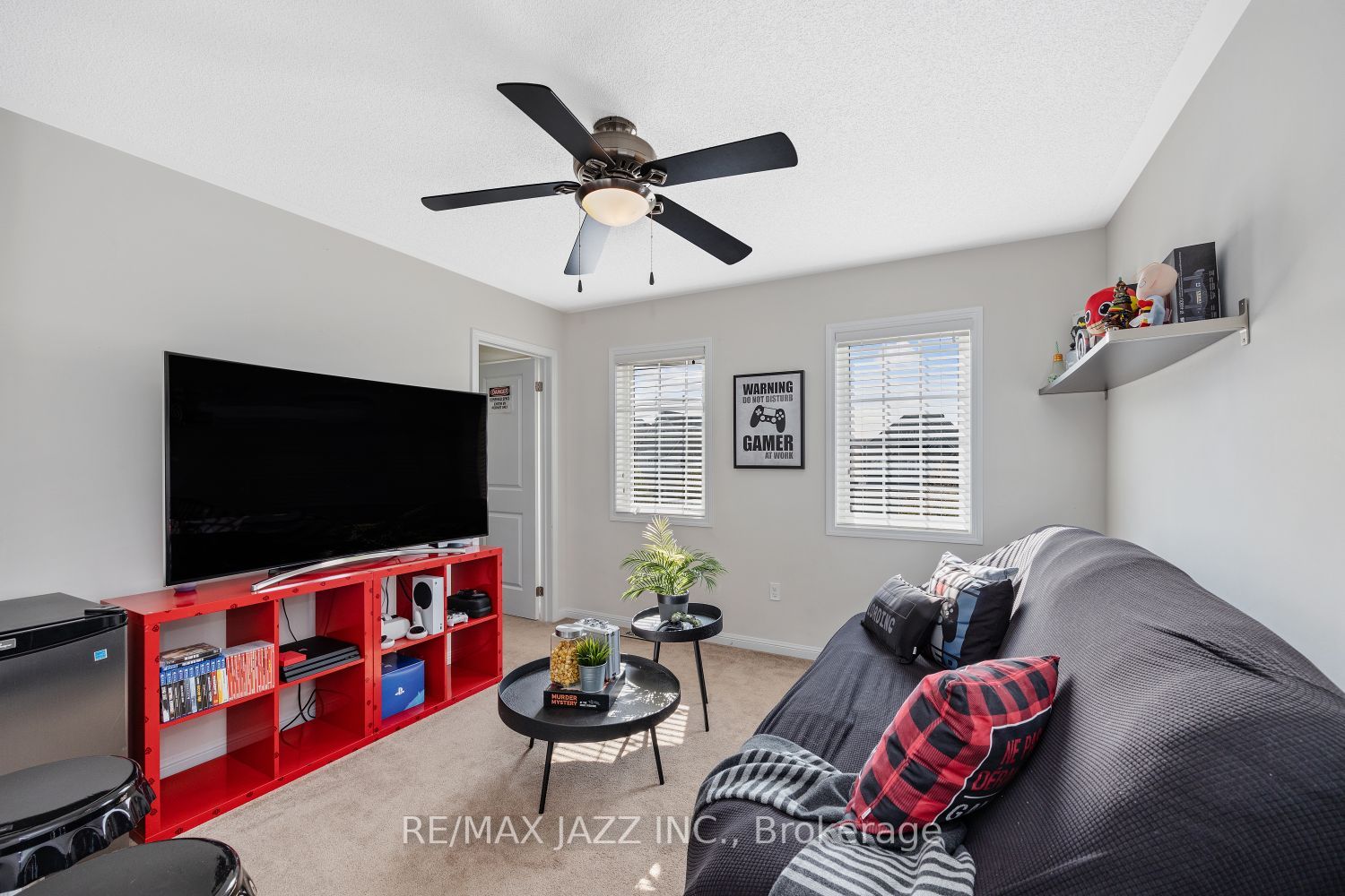 78 Northglen Blvd
