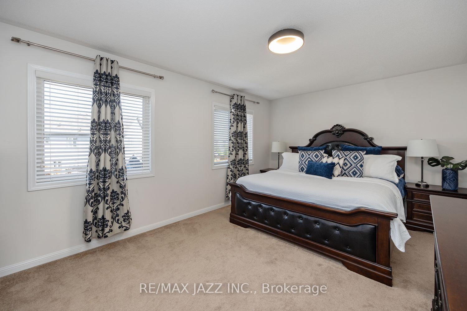 78 Northglen Blvd