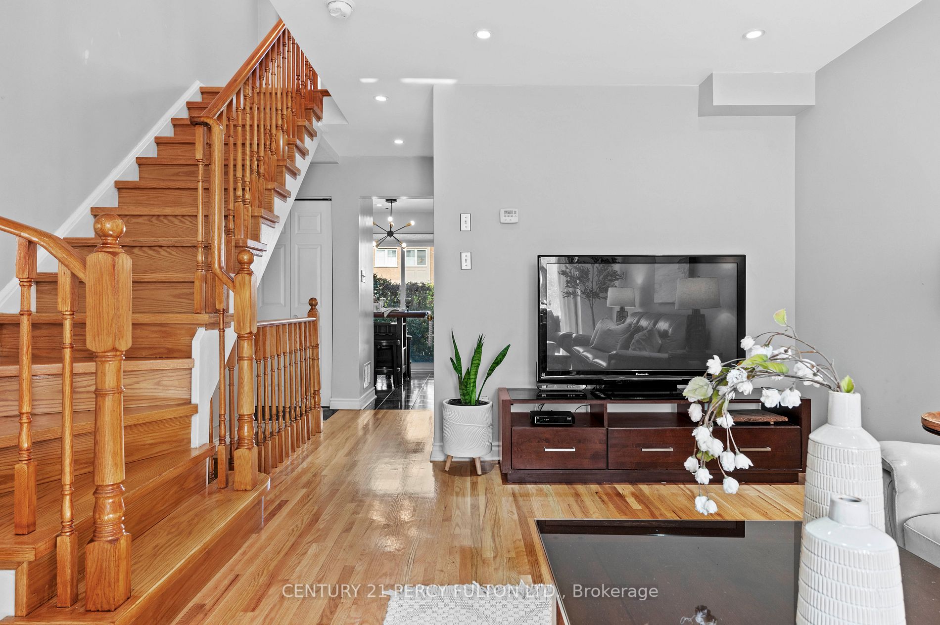 28 Rosebank Dr, #1206