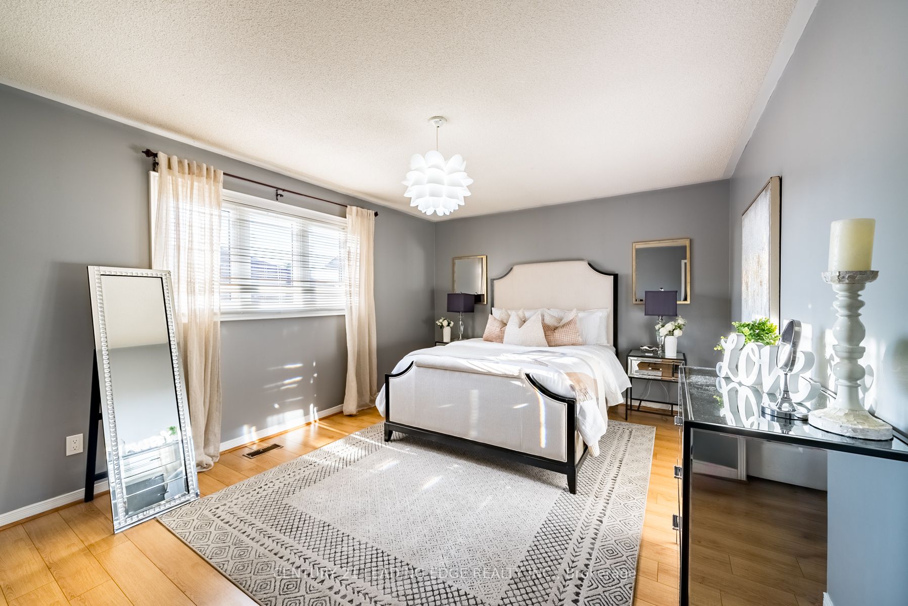 220 Morningview Tr