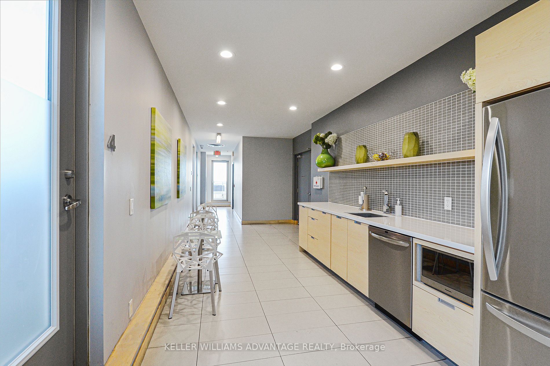 630 Queen St E, #302