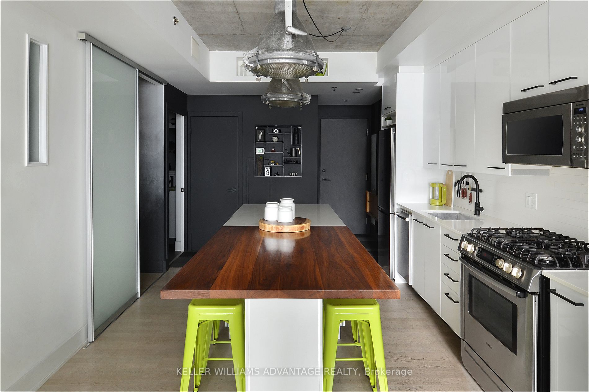 630 Queen St E, #302