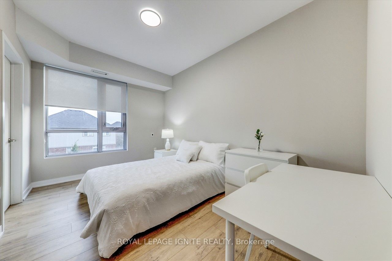 1800 Simcoe St N, #218