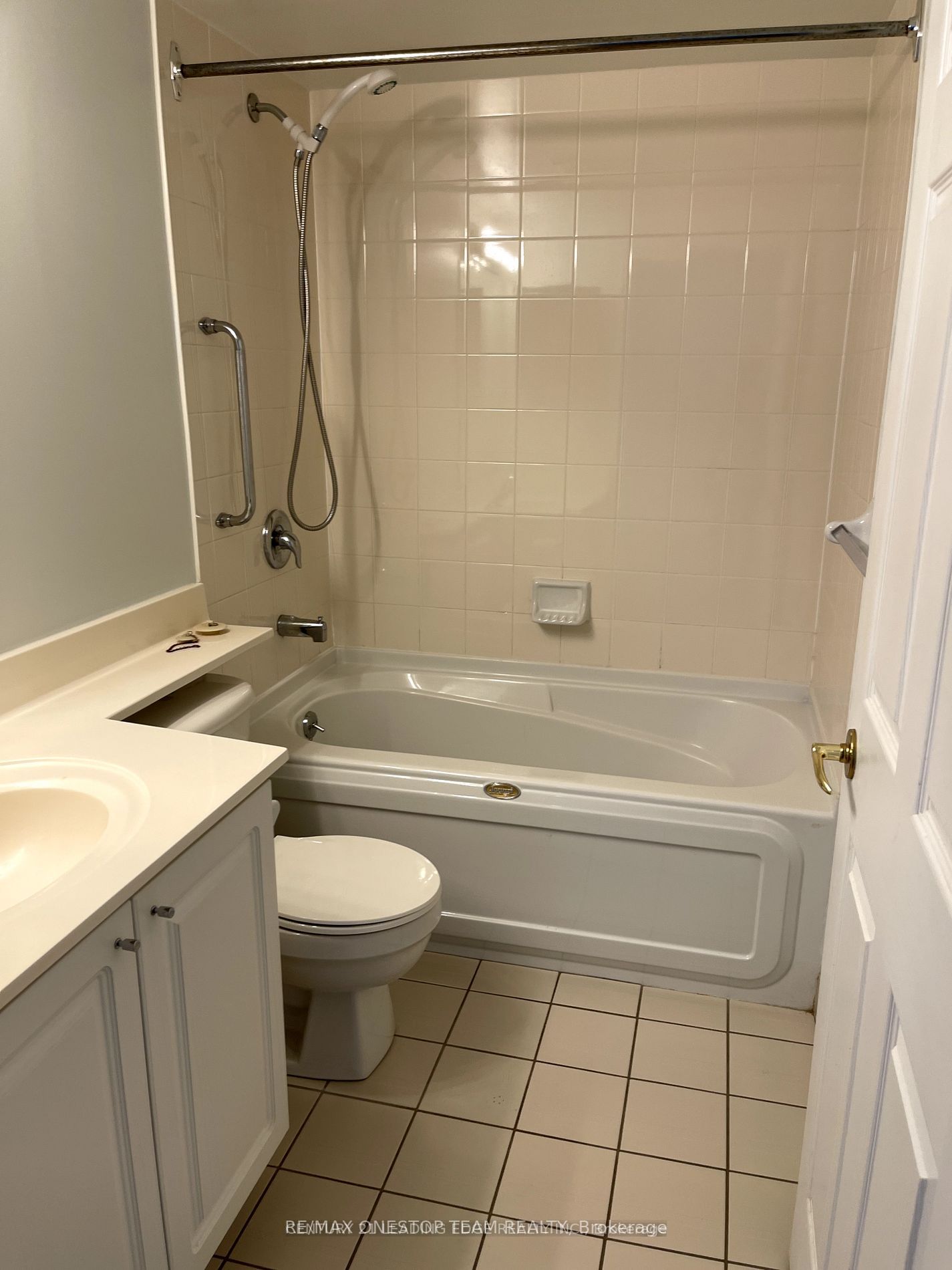 11 Lee Centre Dr, #708