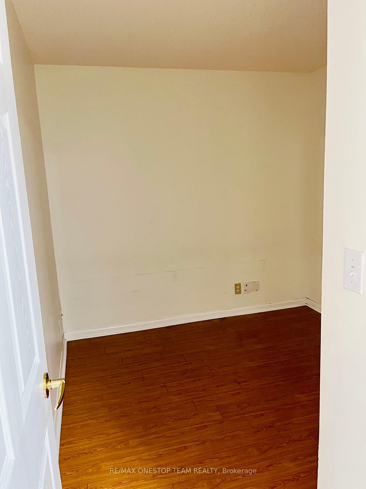 11 Lee Centre Dr, #708