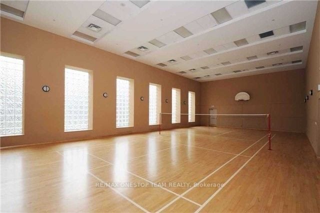 11 Lee Centre Dr, #708