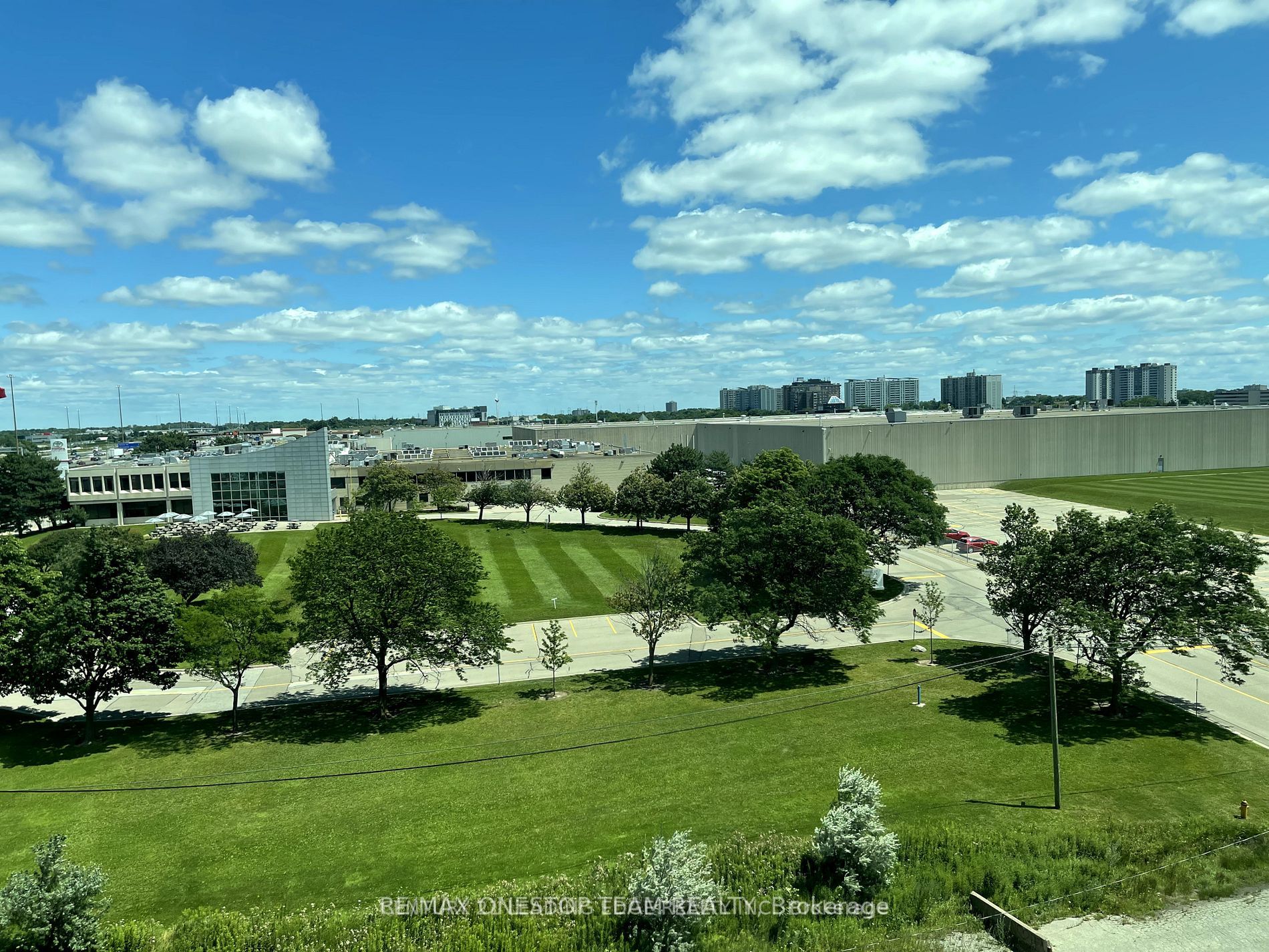 11 Lee Centre Dr, #708